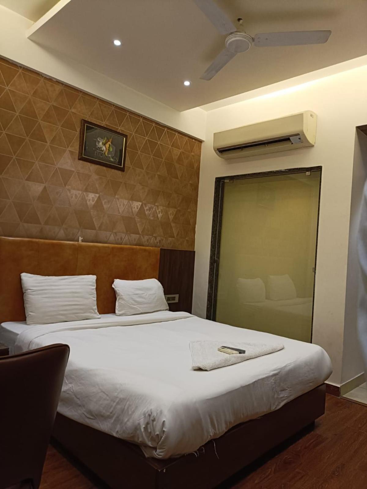Hotel Parklane Agra (Uttar Pradesh) Ngoại thất bức ảnh