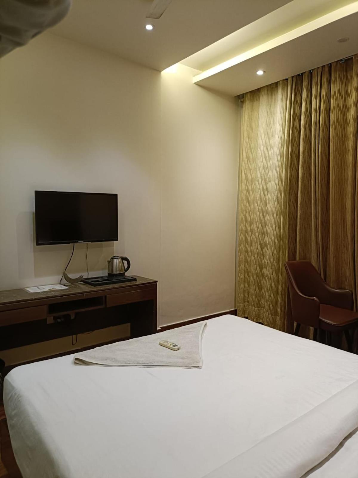 Hotel Parklane Agra (Uttar Pradesh) Ngoại thất bức ảnh